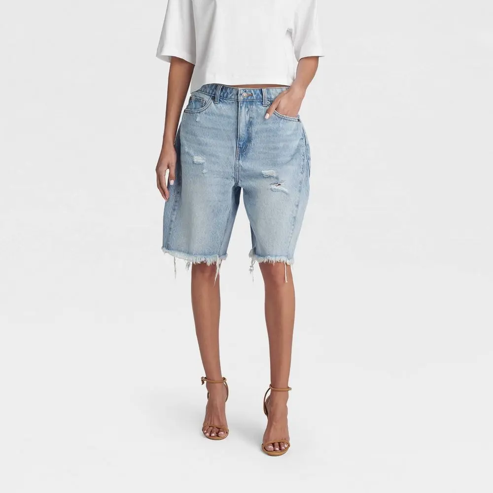 KBB by KAHLANA Women's Low-Rise Wide Leg 'The Distressed Rachel Shorts' - Light Wash 2
