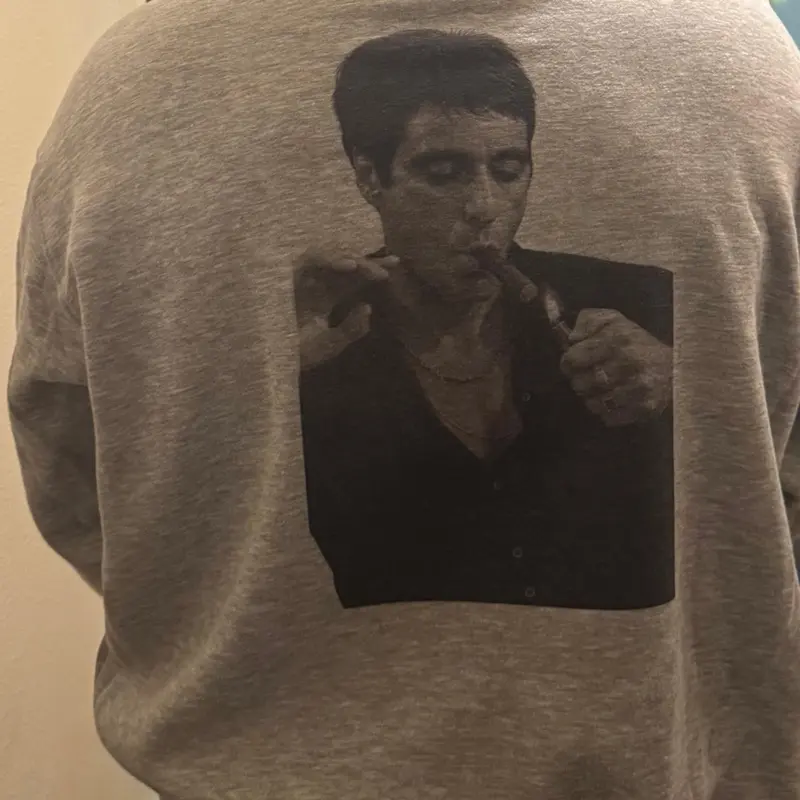 Se Asen Suéteres de Scar Face - Stylish Gray Sweatshirt with Iconic Scar Face Print for Men