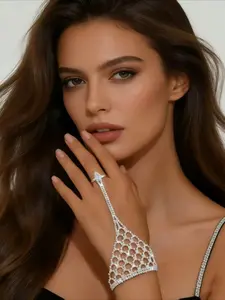 Eco-friendly and fashionable accessories, grid imitation diamond interlocking finger bracelet, personalized and creative bracelet