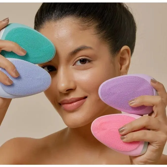 Rechargeable Electric Facial Cleansing Brush with Silicone Head - Waterproof Scrubber to Deep Cleanse & Exfoliate, 7 Levels Vibration & Massaging for All Skin Types, Acne Care Tool for Face & Body, Exfoliators, 420Mah, Double-Sided Head, 7 Speeds, Recharg