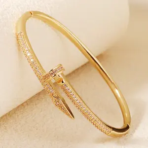 Buckle Bracelet Exquisite Bracelet High-end Design Open Bracelet Bracelet Bracelet Buckle Bracelet Exquisite Bracelet High-end Design Open Bracelet Bracelet Bracelet