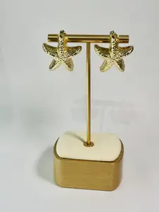 Elegant Star-Shaped Earrings in Gold Laminate Unique Style Versatile Accessory for Any Occasion Perfect for Special Events or Everyday Wear