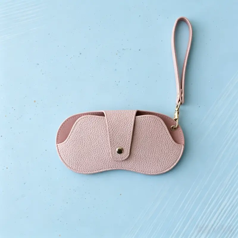 1pc Portable PU Leather Sunglasses Pouch - Shockproof Hanging Eyeglasses Case with Anti-Lost Wrist Strap, Protective Storage Bag, Eyeglasses Holder for Travel & Daily Use Portable Sunglasses Organizer