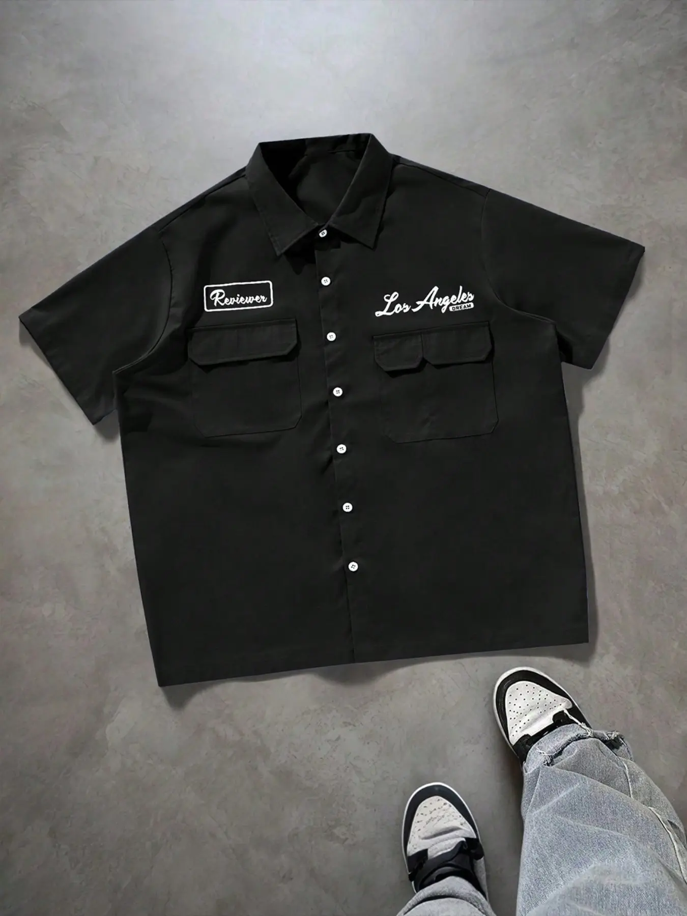 Men's Loose Fit Utility Pocket Design Casual Shirt, Blue Button-Up Short Sleeve Shirt, Multi Pocket Casual Shirt, Graphic Print Los Angeles Reviewer Mechanic Shirt, Button Front Shirt, Graphic Printed Shirt