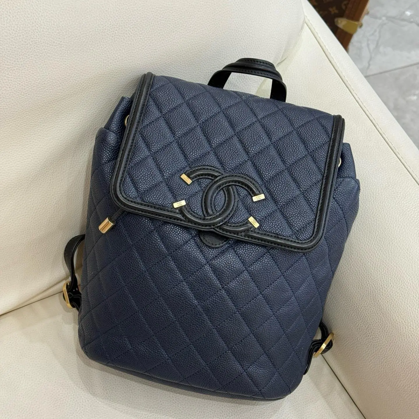 Pre-owned CHANEL Navy‑Black Caviar Vanity Case Backpack Quilted Leather Chain Strap Luxury Backpack 2600114