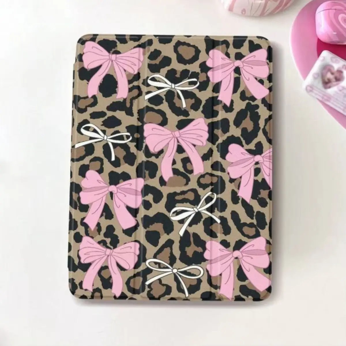 Fashionable pink leopard print tablet case, with pen slot, automatic wake/sleep function, compatible with Samsung and Apple iPad tablet accessories, tablet cover
