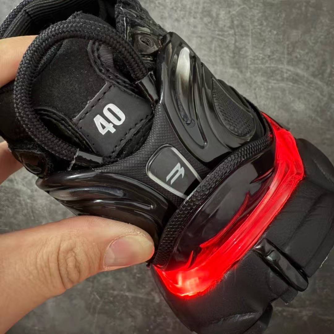 Couple Sneakers Casual Shoes Breathable 7.0 track Plat Dad Shoes with LED   height Comfortable and versatile casual sports tire sneakers increasing lace up low cut