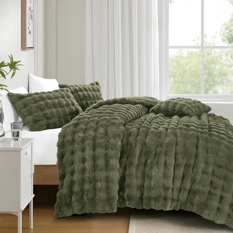 Luxury Thickened Faux Fur 4-Piece Comforter Set - Plush Bedding with Shams & Cushion, Multi-Color Options, Queen & King/Cal-King Sizes, Green