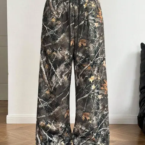 Y2K Vintage Tree Camo Sweatpants High Waist Casual Comfy Baggy Wide Leg Trousers, Casual Chic Trousers, Hip Hop Streetwear, Oversized Drawstring Casual Pants, Casual Fashion Pants, Elastic Waist
