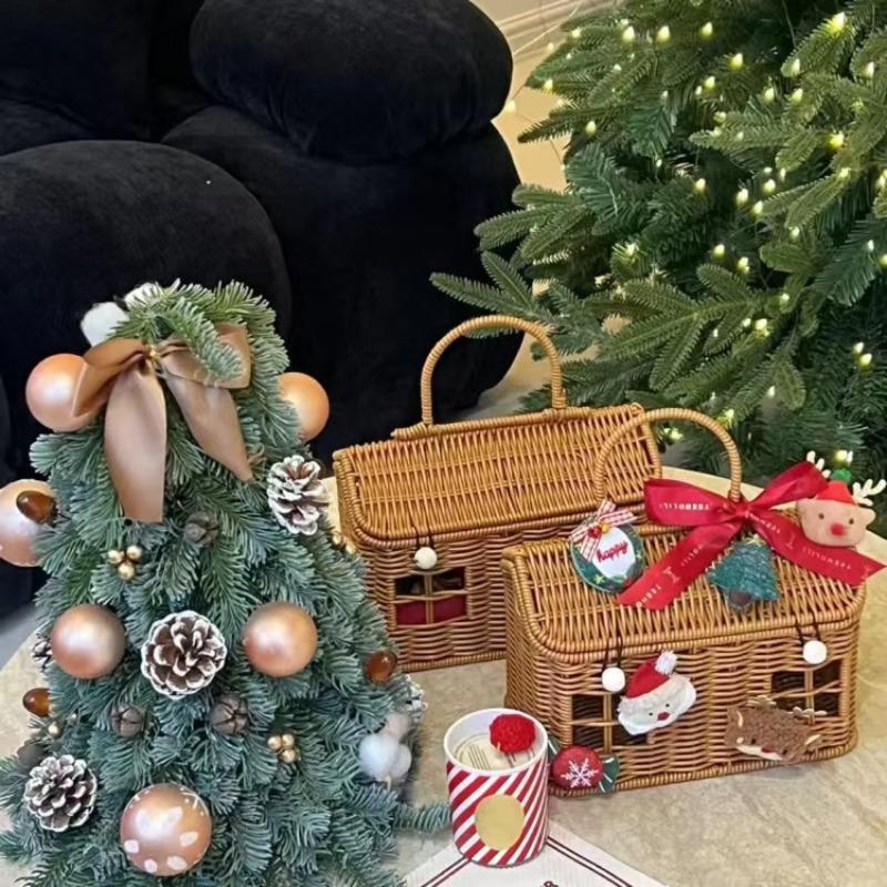 Christmas Creative Wicker Gift Box Packaging, Gift Basket, Baked Cookie Candy Snowflake Treats, Perfect Handmade Holiday Present