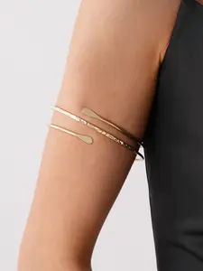 Simple Style Three-Layer Pressed Arm Ring, Spiral Upper Arm Bracelet, Adjustable Open Design, Fashionable Accessory for Daily Wear, Exquisite Bracelet