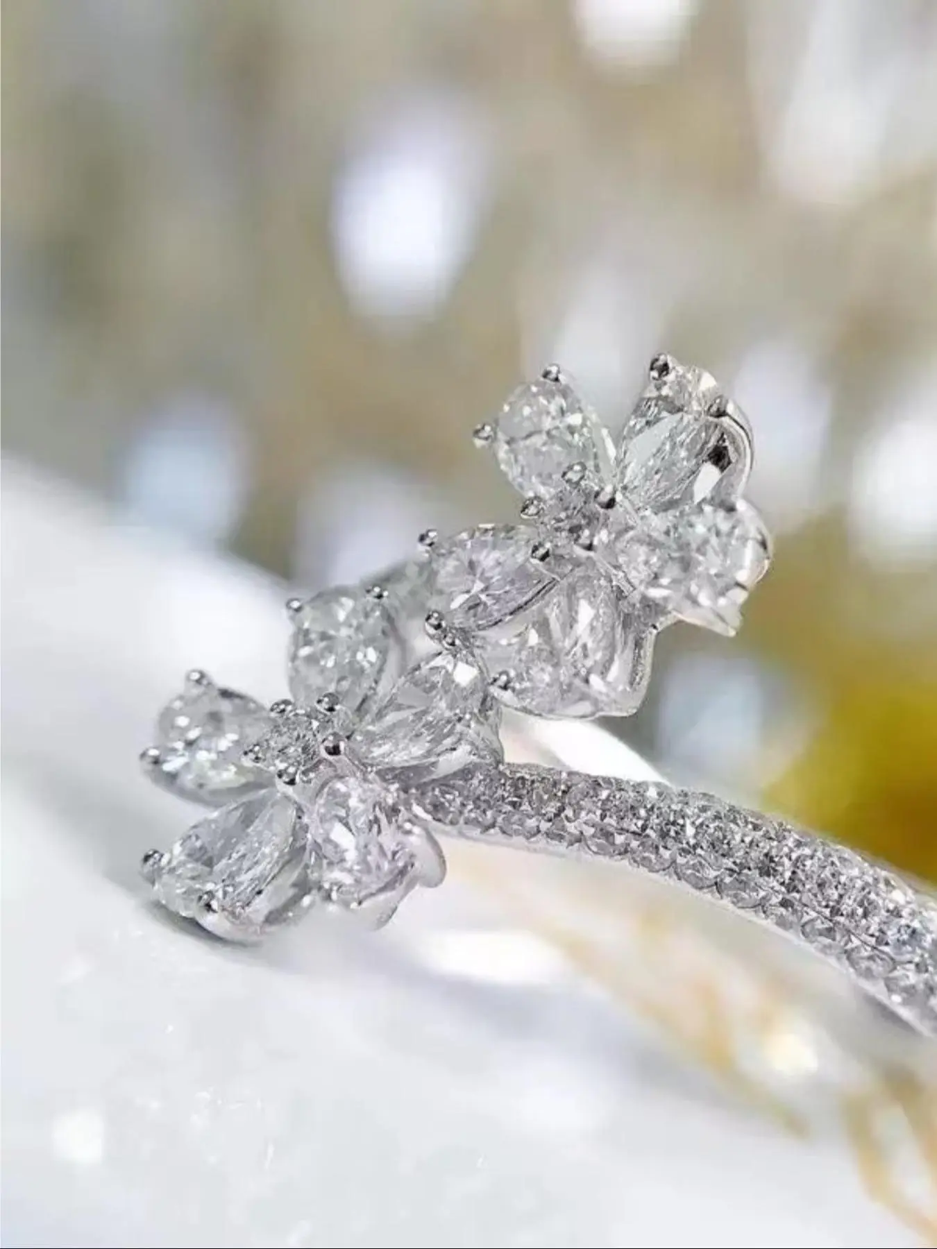 Sparkling Flower Design Rhinestone Decorated Ring, Exquisite Trendy Adjustable Ring, Fashionable Jewelry for Women As Gift