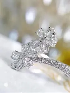 Sparkling Flower Design Rhinestone Decorated Ring, Exquisite Trendy Adjustable Ring, Fashionable Jewelry for Women As Gift