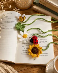 Crochet Bookmarks - Cute Sunflower, Daisy, 4-Leaf Clover, Ladybug, Bee Designs - DIY Knitting Yarn Craft - Thoughtful Gift for Book Lovers, Back to School Present