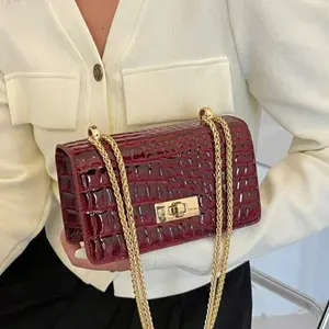 Faux Leather Crocodile-Embossed Mini Chain Shoulder Bag — Stylish Crossbody & Handbag with Adjustable Chain Strap Ideal for Daily Commuting, Shopping, and Travel