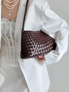 Women's simple hand woven leather crossbody bag, fashionable and versatile, casual and simple design, fashion simple exquisite bag, suitable for daily outings, travel, and commuting for office workers