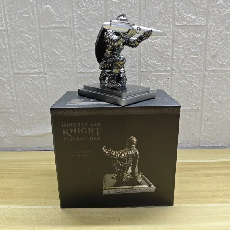 Medieval Knight-Inspired Pen Holder, Kneeling Pose with Shield, Detailed Armor Texture, Cool Metallic Finish, Unique Desk Accesso, Men's gift, ideal presentry, Desk Accessories, Penholder