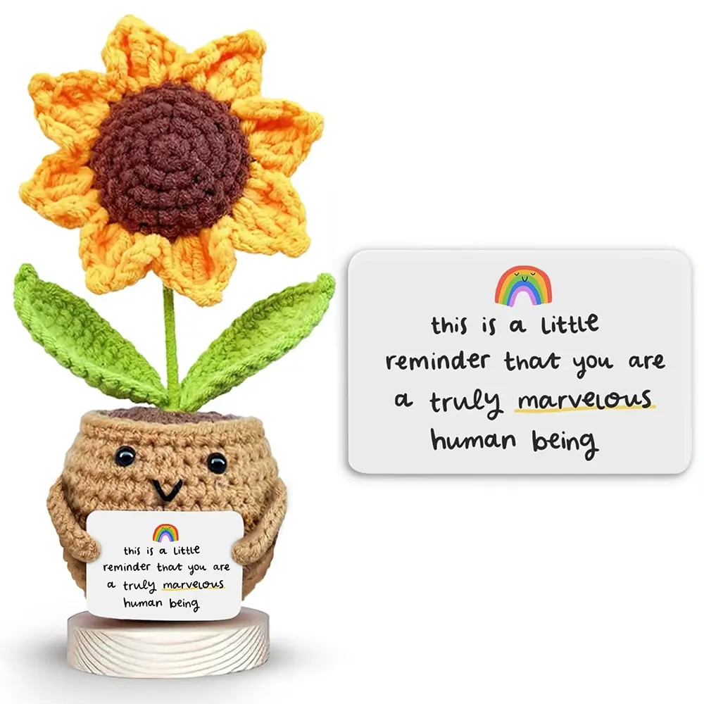 Creative Sunflower Desktop Decoration Ornament, Decorative Flower Ornaments, Mini Hand-Crocheted Small Gift, Car Dashboard Decoration, Gift for Women, Birthdays, Christmas Parties, Weaving Decorative Item, Crochet Artificial Sunflowers