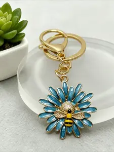 Cute Bee Flower Keychain Enamel Daisy Bumblebee Key Ring Fashion Bag Charm Accessory for Women