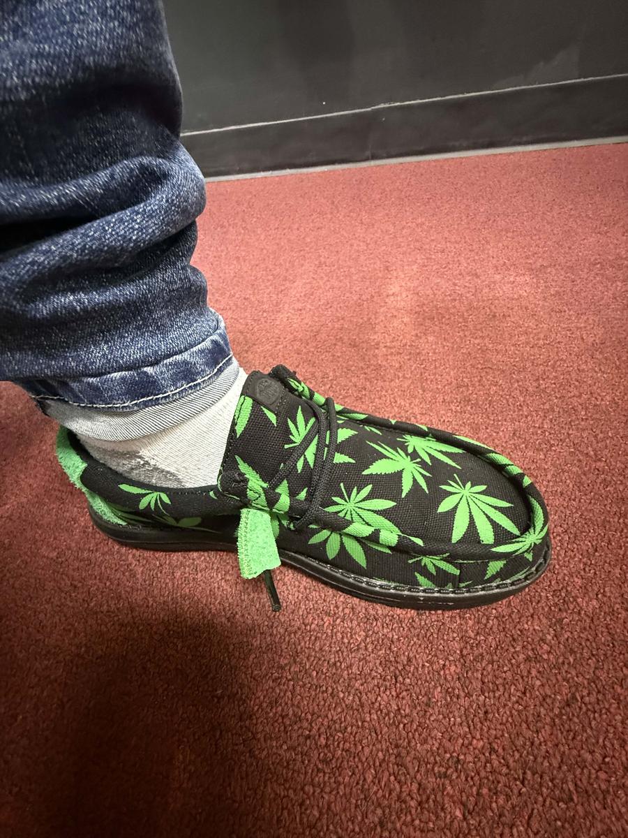 Item: Black/Green, 4