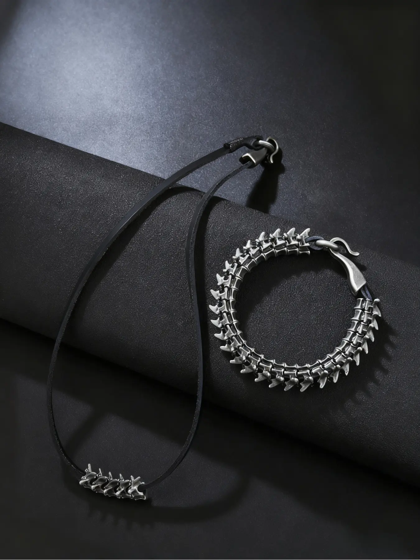 Silver Dragon Bone Necklace & Bracelet Set, Gothic Punk - Style Jewelry Sets with Edgy Dragon Spine Detail & Leather Strap, for Men & Women, Daily & Alternative Fashion Occasions