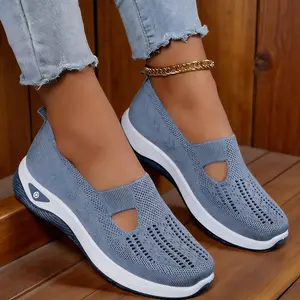 Women's Solid Color Low Top Sneakers, Lightweight Slip Ons, Casual Comfortable Breathable Sports Running Shoes, All-match Basic Shoes for Daily Wear