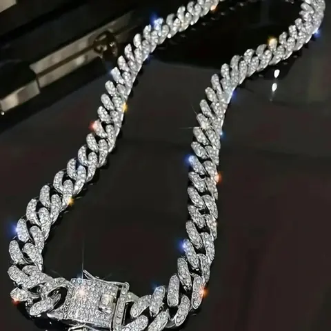 A hip-hop punk Cuban-style alloy full-diamond Bling Necklace, Chain Necklaces, Cuban Link Chain, Cuban Link Jewelry. It's suitable for occasions such as daily wear and street outings, and also makes a surprising and delicate small gift.