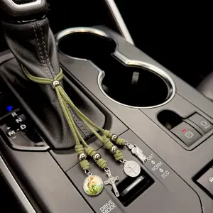 Colgante de San Judas Tadeo y Virgen de Guadalupe