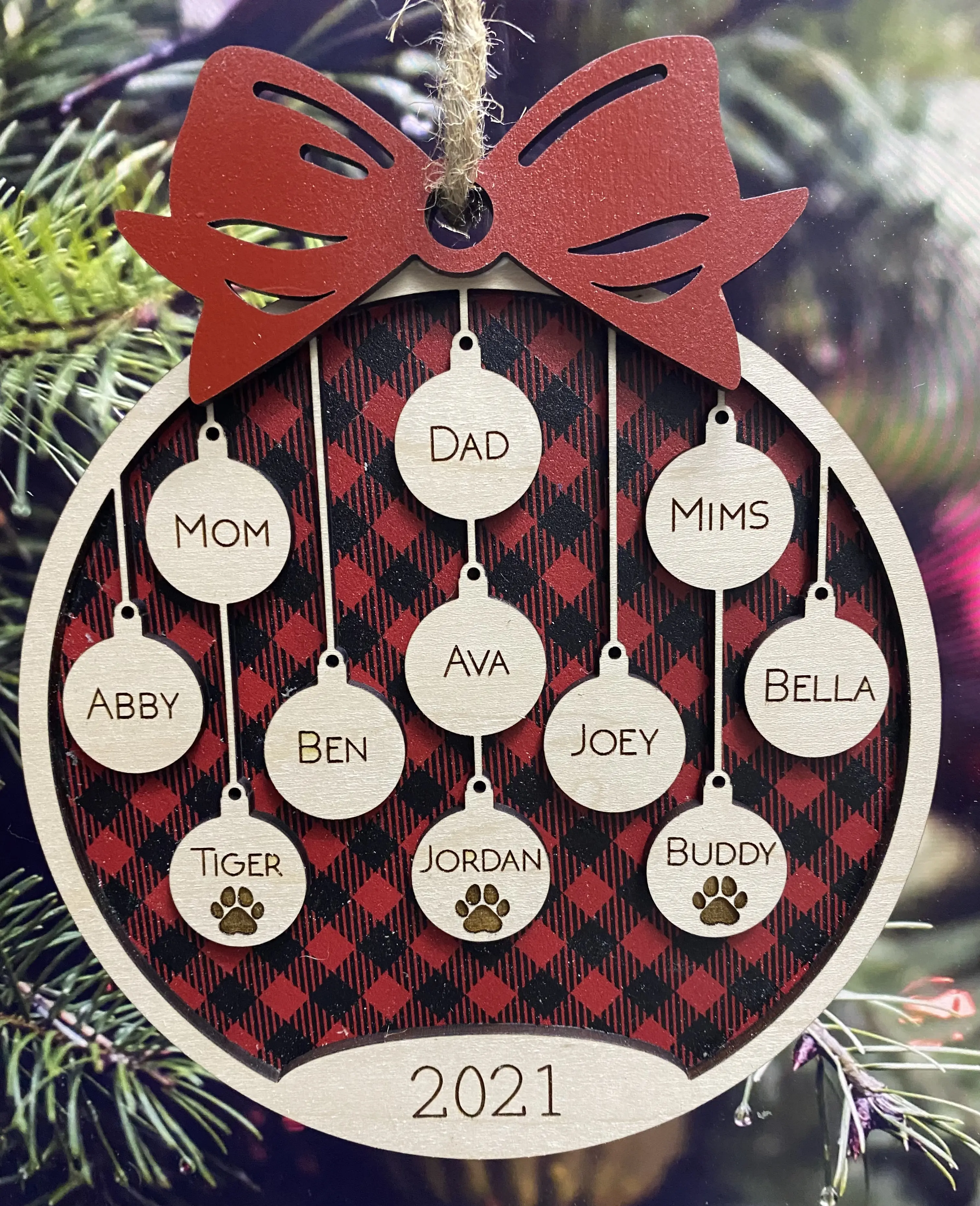 Personalized Christmas Ornament - Family & Pet Names
