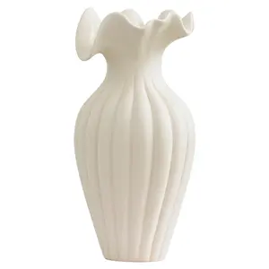 Vintage Elegant Ceramic Vase, Home Decor for Living Room and Table, Simple Petal Design, High-End Desktop Ornament, Decorative Vase