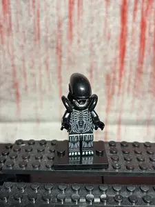 Mini-Fig: Alien Xenomorph