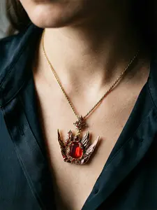 1 high-end and atmospheric crown shaped necklace, suitable for daily wear, vacation and dating occasions, and also a surprising and exquisite small gift.