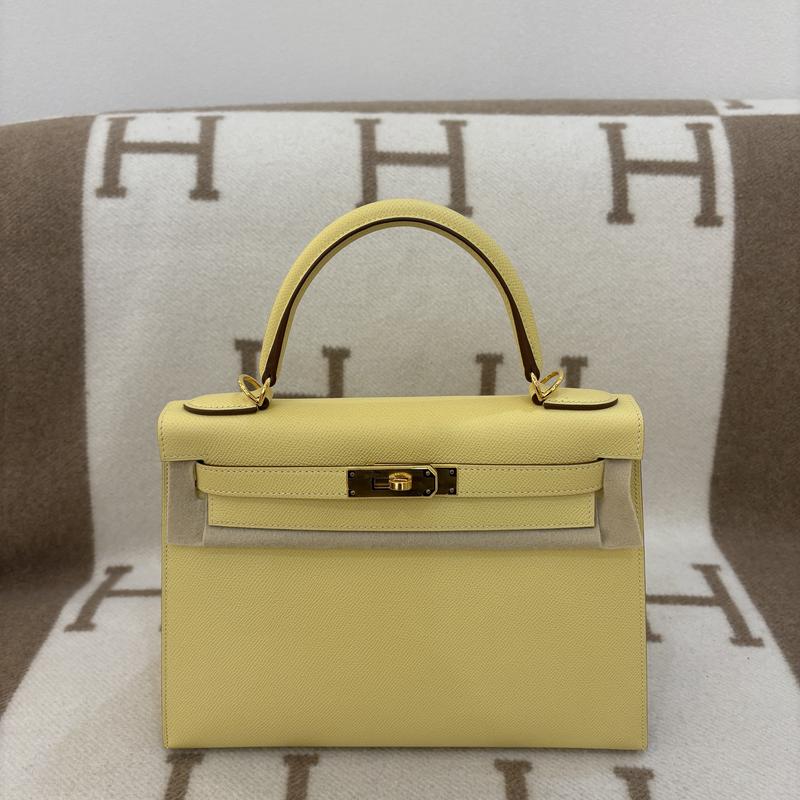 Pre-owned HERMÈS Leather tote bags Hermes Kelly 28 Epsom 1Z Jaune Poussin (zbb0520b0)