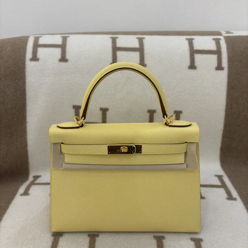 Pre-owned HERMÈS Leather tote bags Hermes Kelly 28 Epsom 1Z Jaune Poussin (zbb0520b0)