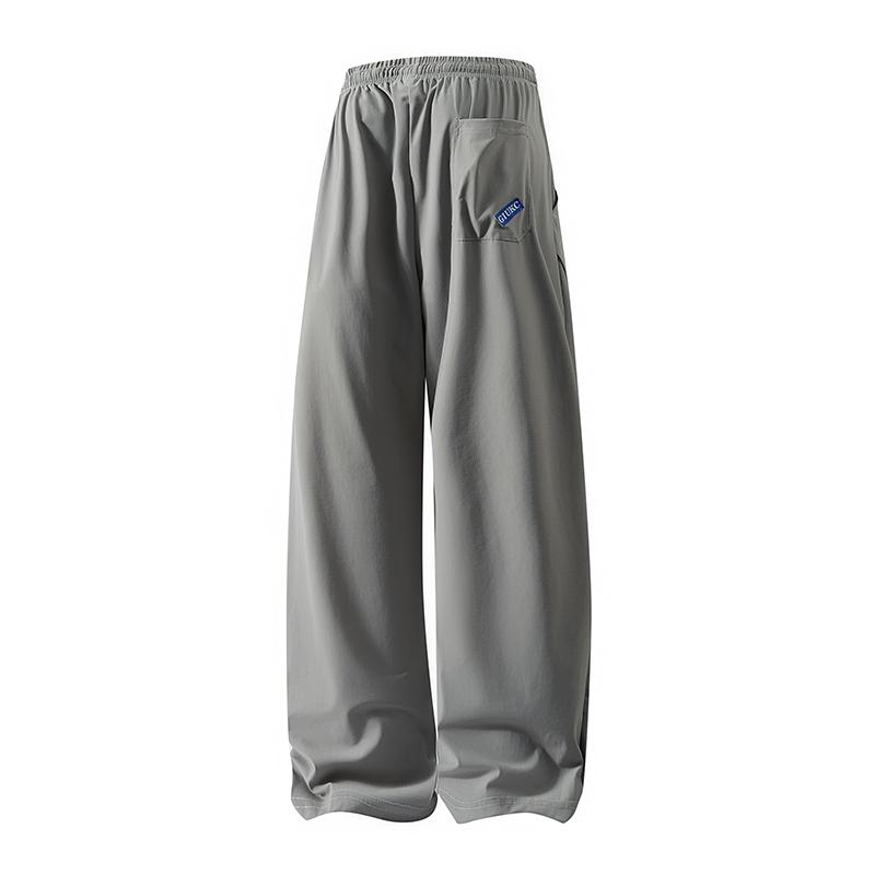 Men’s summer lightweight ice silk casual pants—loose straight cut, high elasticity, breathable and comfortable athletic pants that are very comfortable and cool to wear.