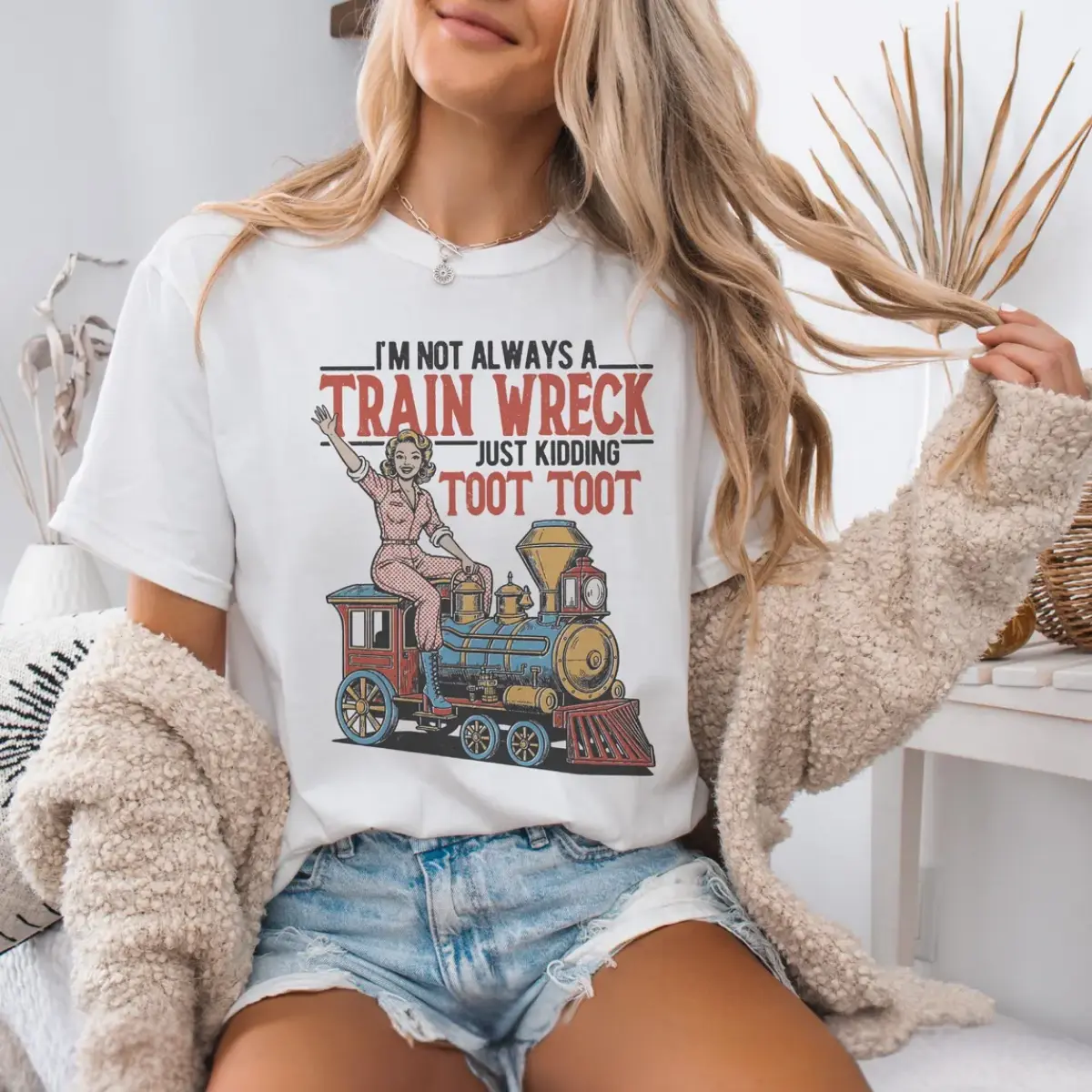 Humorous vintage Tee - I'm not always a train wreck T-Shirt - Funny retro woman shirt graphic