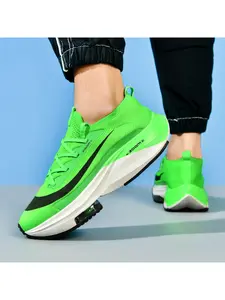 Men's ZoomX full-length air cushion running shoes with breathable flyknit upper, professional racing and training sneakers, ideal for outdoor sports and casual wear.