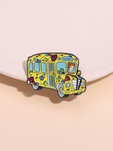 School Bus Design Brooch Clip, Bag Essentials, Cute Cartoon Bus Brooch, Fashion Accessories for Women & Men, Enamel Pin Suitable for Backpacks, Jeans, Scarves, Hats Decoration, Durable Metal Pins, Charm