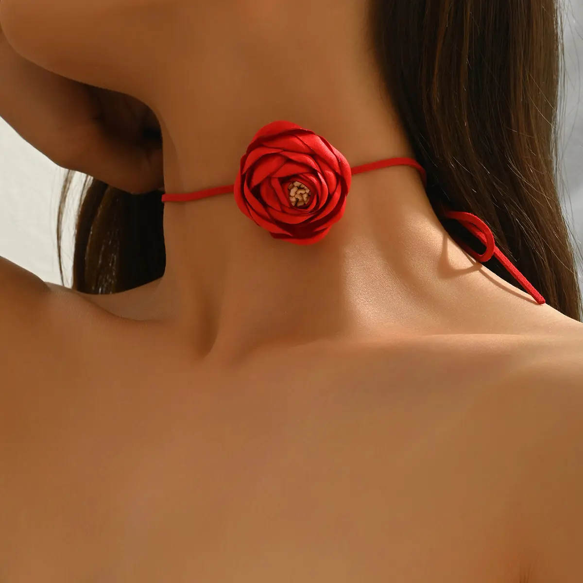 3D flower choker, unique and simple, with fabric rose necklace and stylish design for women