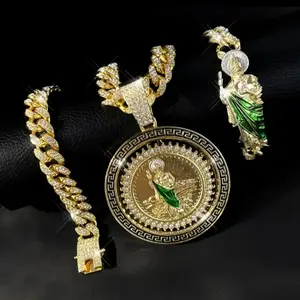 Bonito Conjunto de 3 piesas de sanjuditas tadeo, Cadenita, Dije y Esclava chapiadas en Color Oro.