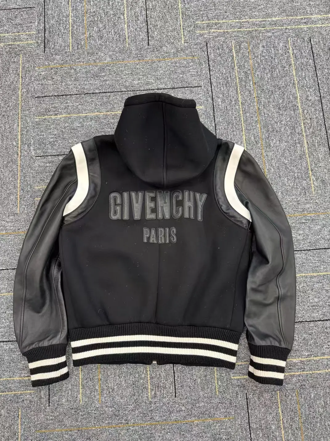 Pre-owned Givenchy Black Jacket for Women – Classic Designer Outerwear N24159251