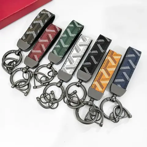 Leather Print Metal Horseshoe Keychain with Split Ring,Luxury Waist Hanging Accessory Men, Multipurpose Decorative Charm Auto Keys, Handbags And Backpacks, Well-Made Surface,Elegant Retro Look And Great Daily Commute A Key Rings For Car Keys