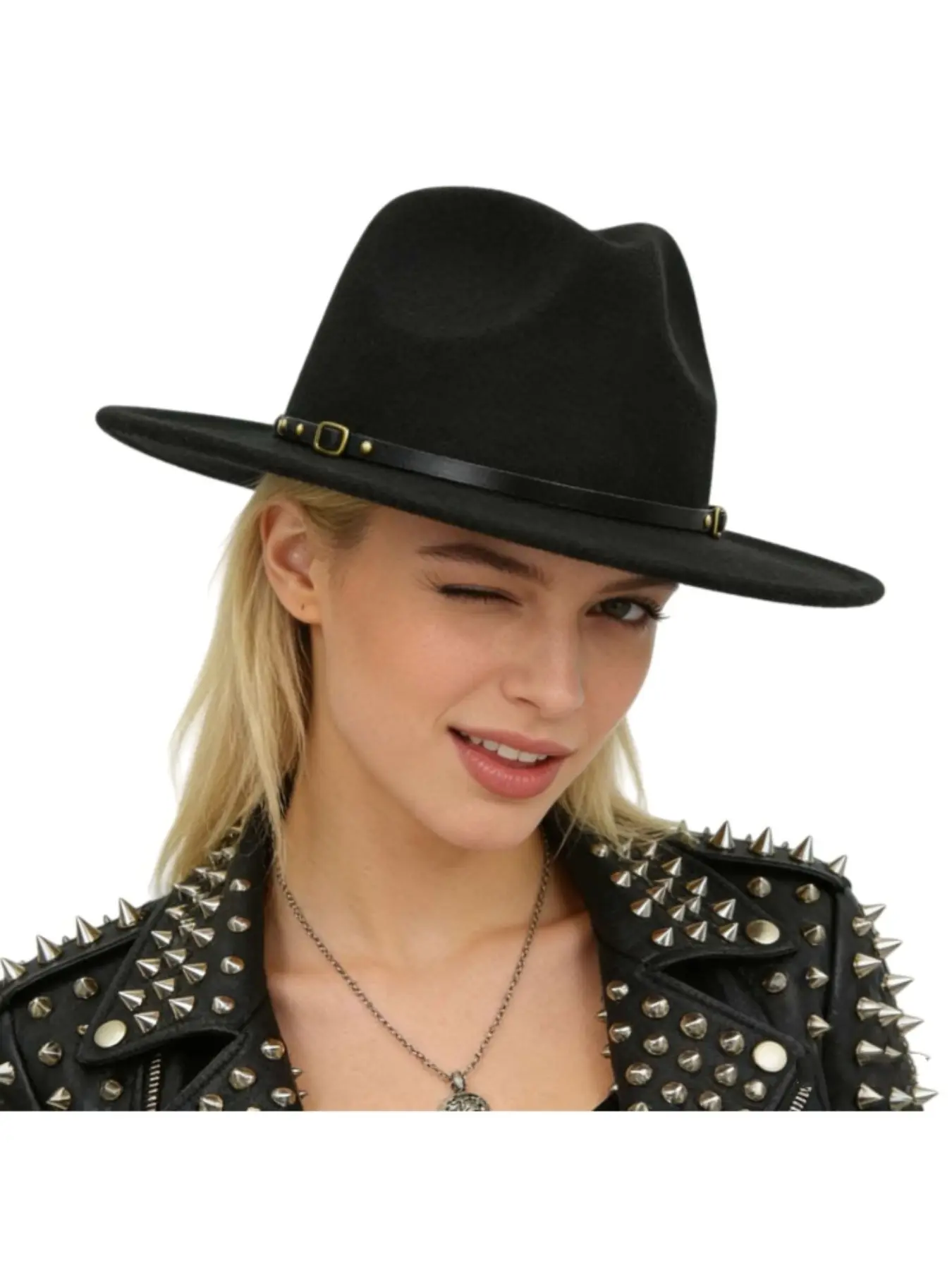 FASHION BRIM HAT W/ CHAIN ACCENT hat Pierced Hat Brim Bassball Cap With Chain And Dangle Charm  main image 2