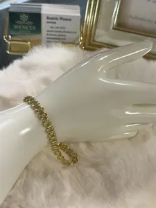 10K Gold Box Link Bracelet  | Classic Luxury Design