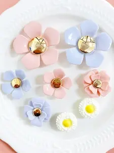 DIY Pastel Pink Purple Flower Shoe Charms 8PCS Set for Croc Clogs Footwear with Gold Centers Daisy Design Cute Floral Decor Accessories for Women to Customize Shoes