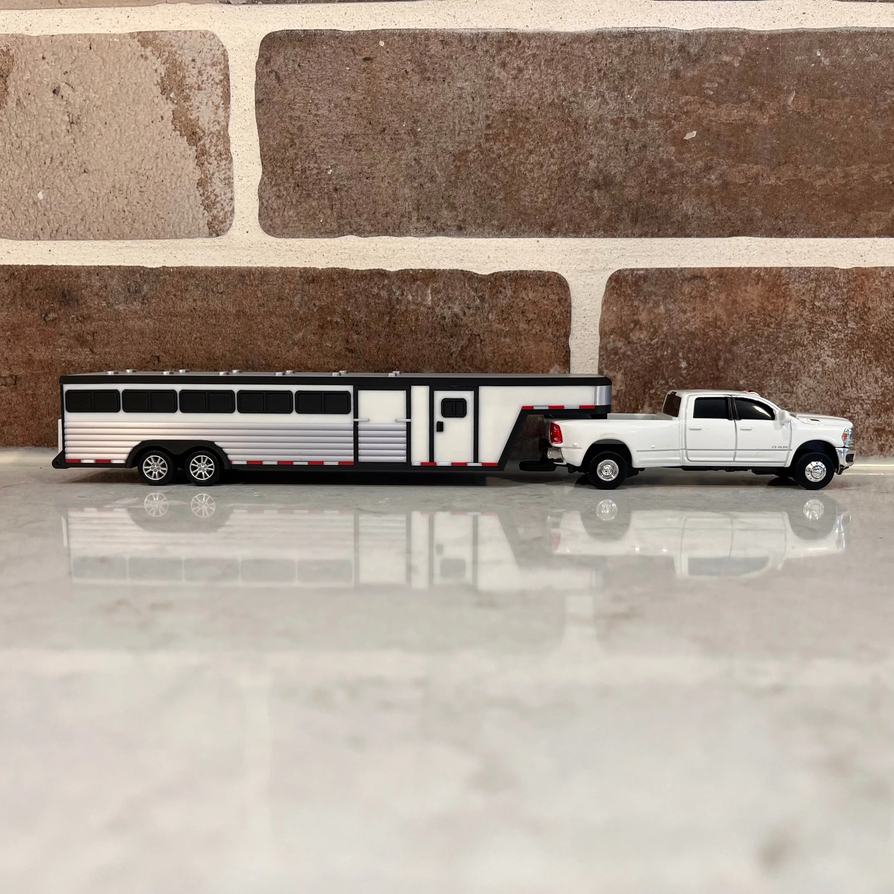 1/64 Scale 30' Gooseneck White with Black Top & Bottom Rails
