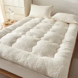 Faux Sheepskin Sherpa Mattress Topper, Thick, Warm, Skin-Friendly and Soft, Barefoot Sleeping Mattress Topper, Super Soft Tatami Roll Mat