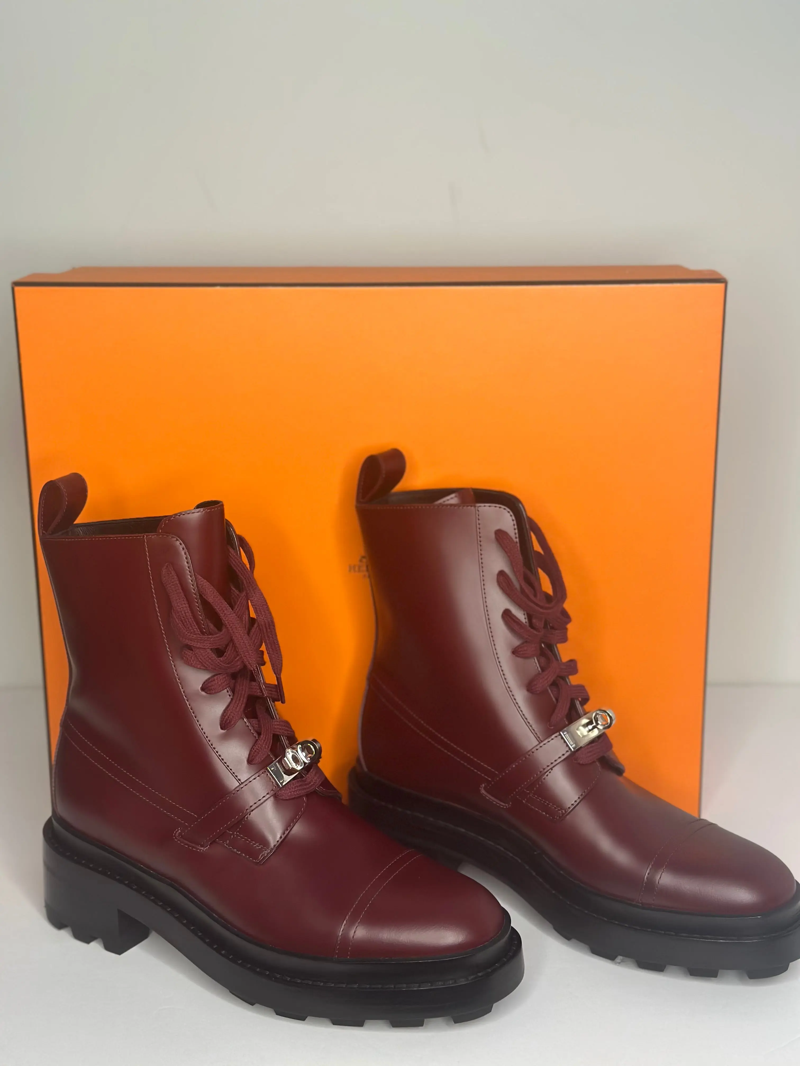 Pre-owned Hermes Bordeaux funk ankle boots