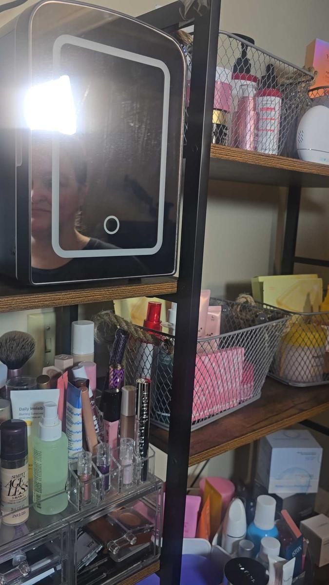 Item: black with mirror