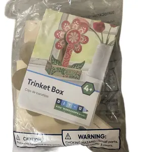 Lowe's Trinket Box With Lowe's Stitch On Patch DIY Kids' Workshops 4+ Caja de baratijas